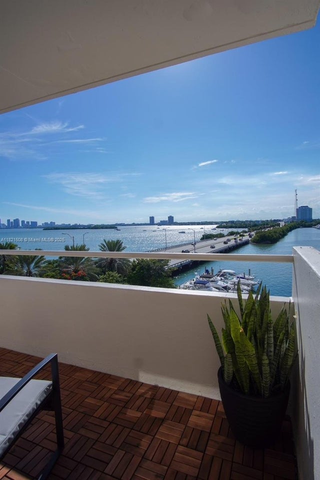 3 of 39 - 7904 West Dr 501, North Bay Village, FL