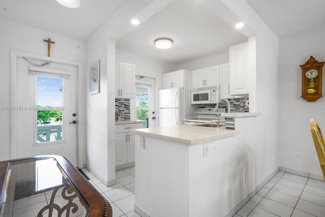 5 of 36 - 4706 Nw 36th St 616, Lauderdale Lakes, FL