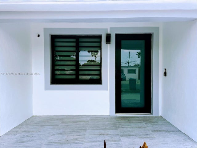 3 of 35 - 240 Sw 55th Ave, Coral Gables, FL