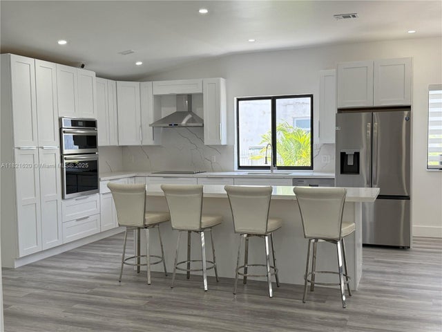 4 of 35 - 240 Sw 55th Ave, Coral Gables, FL