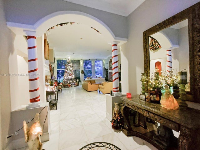 2 of 41 - 5706 White Hickory Cir, Tamarac, FL