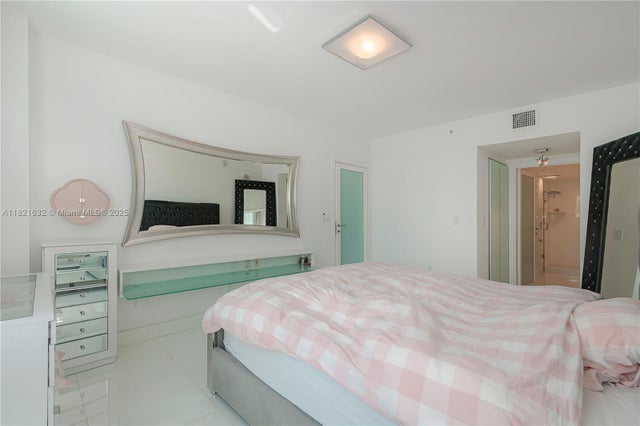 3 of 54 - 2000 N Bayshore Dr 617, Miami, FL