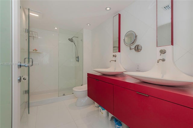 4 of 54 - 2000 N Bayshore Dr 617, Miami, FL
