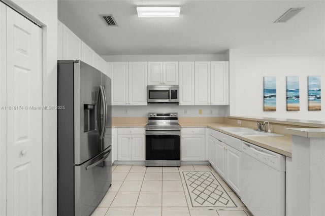 5 of 74 - 1968 Nw 79th Way, Pembroke Pines, FL