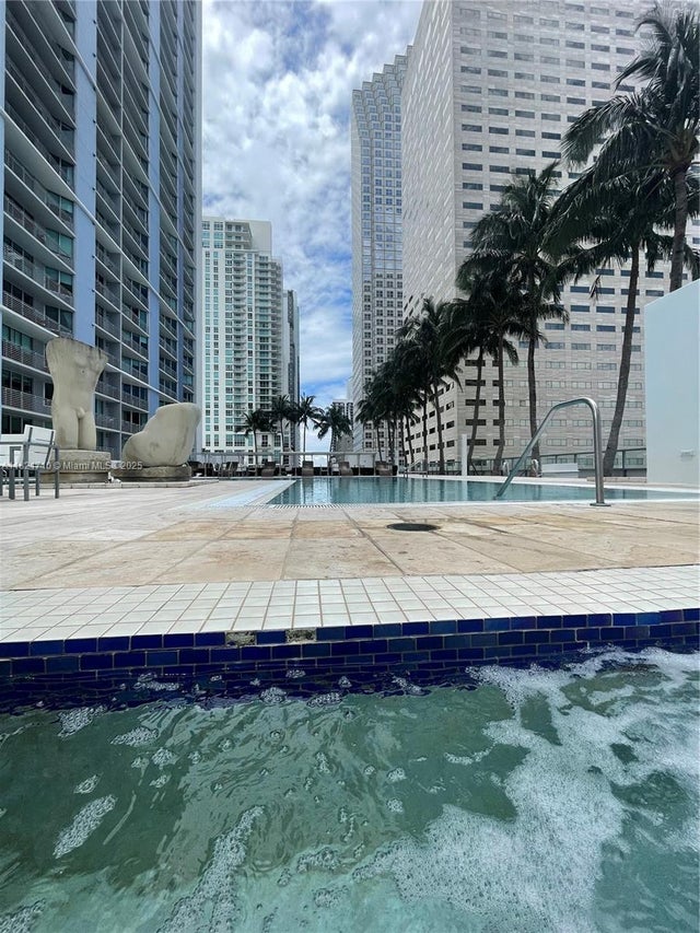 2 of 21 - 335 S Biscayne Blvd 3400, Miami, FL