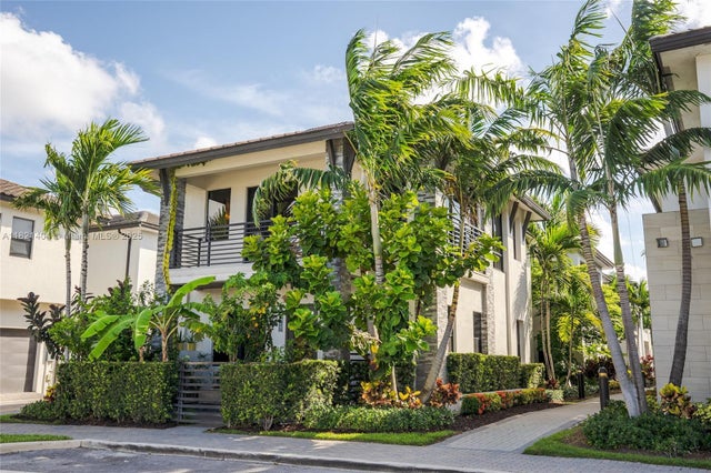 1 of 1 - 8217 Nw 46th St, Doral, FL