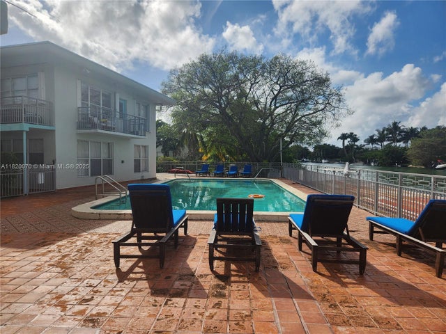2 of 15 - 1239 Marseille Dr 4, Miami Beach, FL