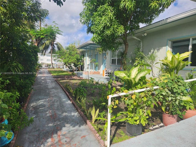 4 of 15 - 1239 Marseille Dr 4, Miami Beach, FL