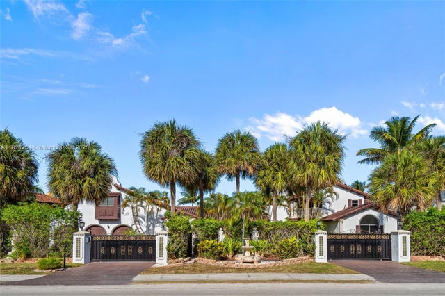 3 of 59 - 800 Diplomat Pkwy, Hallandale Beach, FL