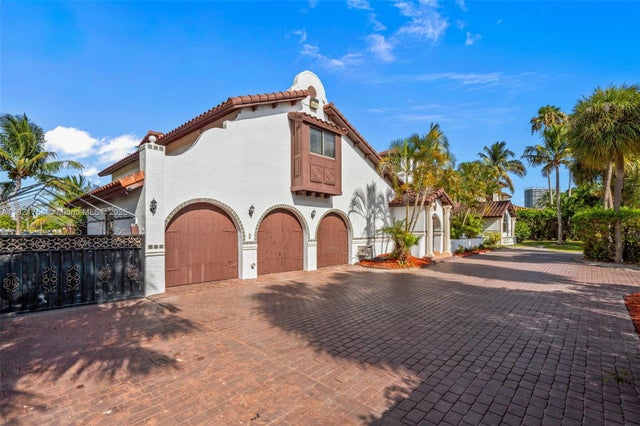 5 of 59 - 800 Diplomat Pkwy, Hallandale Beach, FL