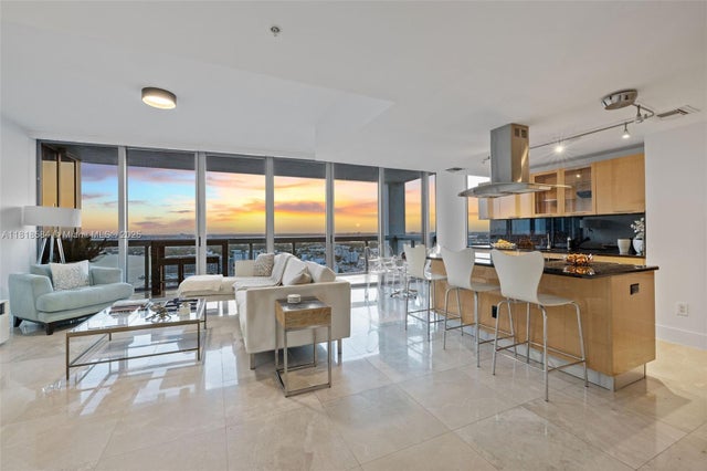 5 of 36 - 6899 Collins Ave 2707, Miami Beach, FL