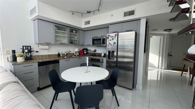 5 of 22 - 41 Se 5th St 1716, Miami, FL