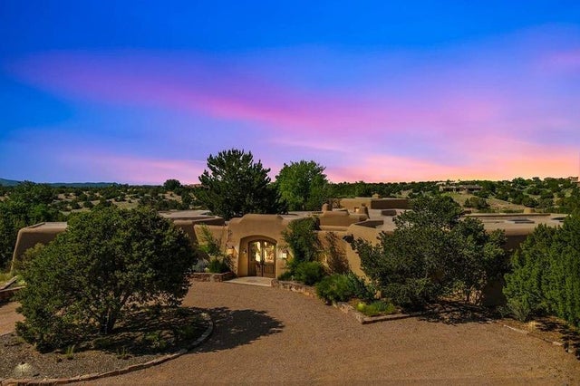 14 Storm View Lane, Santa Fe