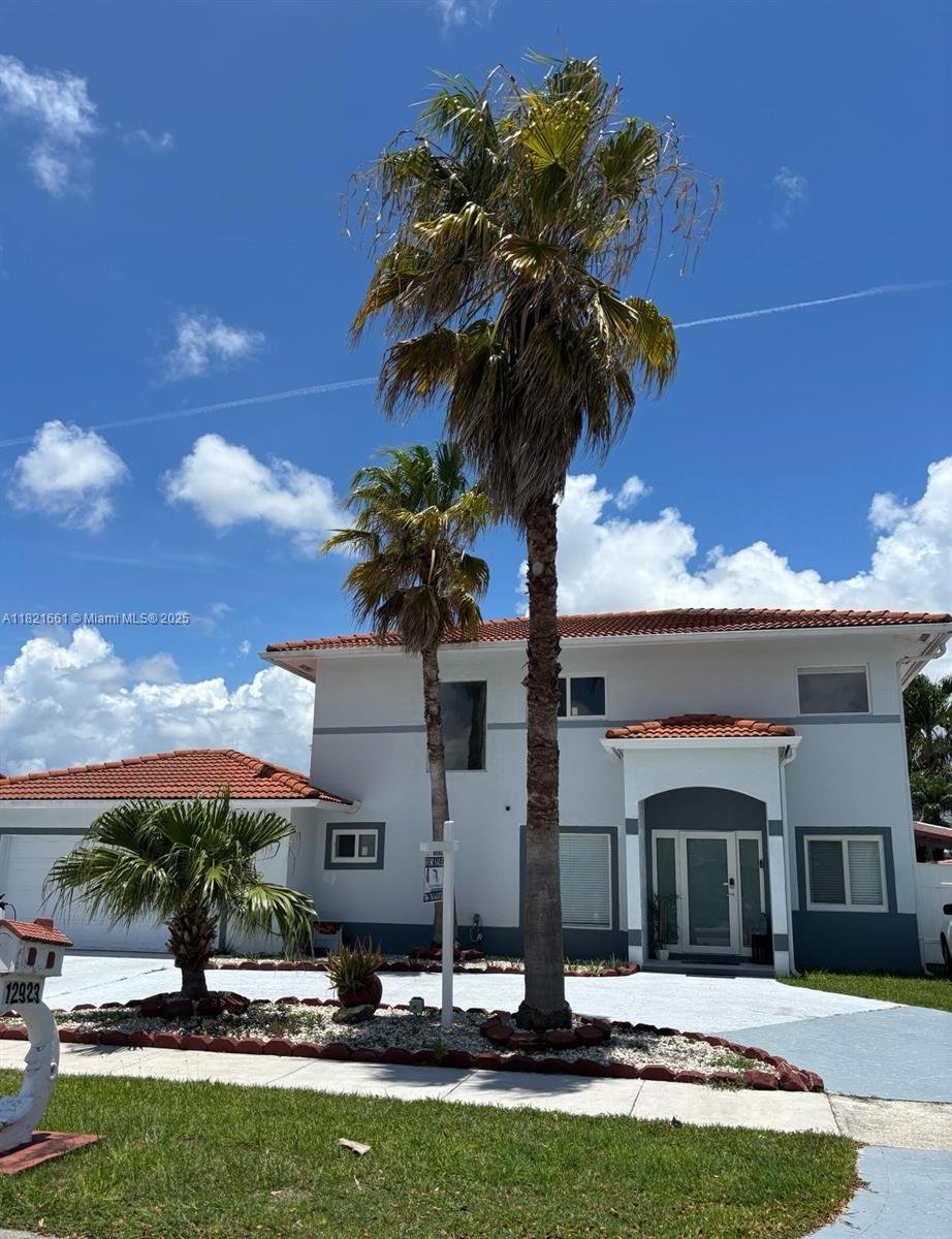 12923 Sw 207th Ter, Miami
