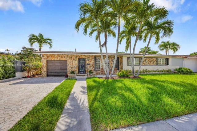 1 of 29 - 5025 Sw 90th Ct, Miami, FL