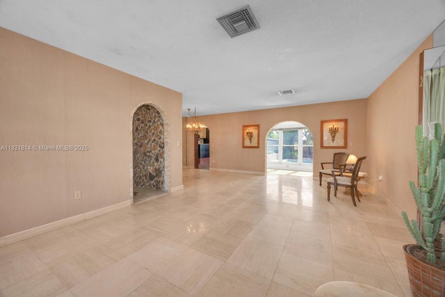 4 of 29 - 5025 Sw 90th Ct, Miami, FL