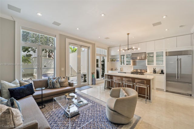 4 of 30 - 647 Almeria Ave, Coral Gables, FL