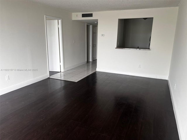 2 of 8 - 498 Nw 165th St Rd D303, Miami, FL
