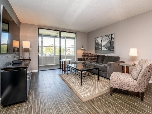 2 of 20 - 2860 Somerset Dr 210k, Lauderdale Lakes, FL