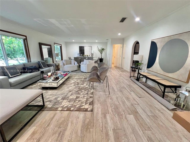 4 of 30 - 13200 Sw 59th Ave, Pinecrest, FL