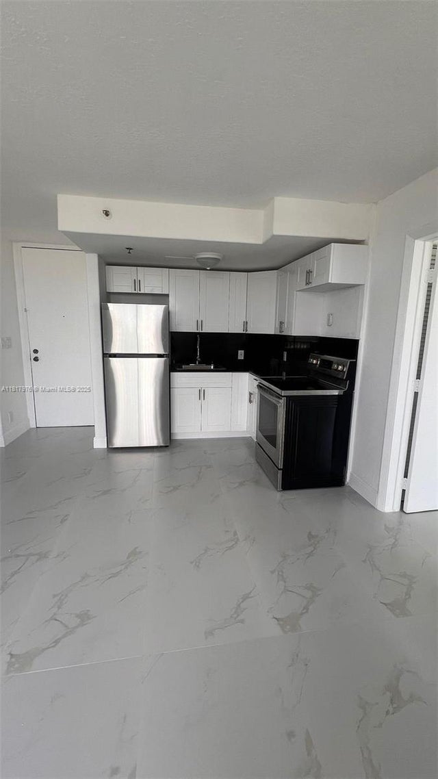4 of 11 - 16450 Nw 2nd Ave 409, Miami, FL