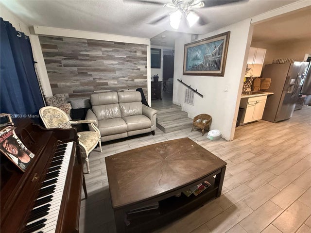3 of 17 - 6604 Raleigh St, Hollywood, FL
