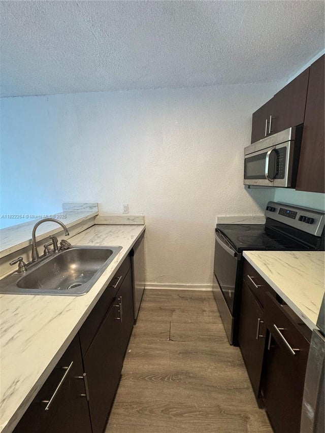 4 of 11 - 1225 Ne 124th St 46a, North Miami, FL