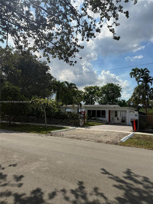 1 of 28 - 205 Sw 21st Way, Fort Lauderdale, FL
