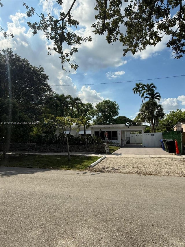 4 of 28 - 205 Sw 21st Way, Fort Lauderdale, FL