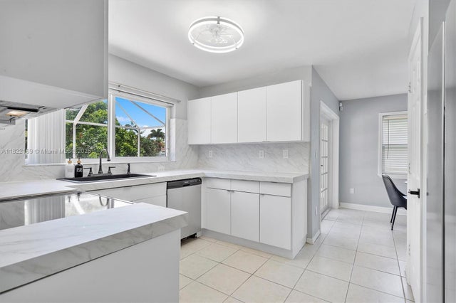 4 of 50 - 19257 Nw 14th St, Pembroke Pines, FL