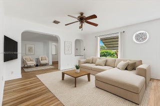 Photo of Listing #A11822272