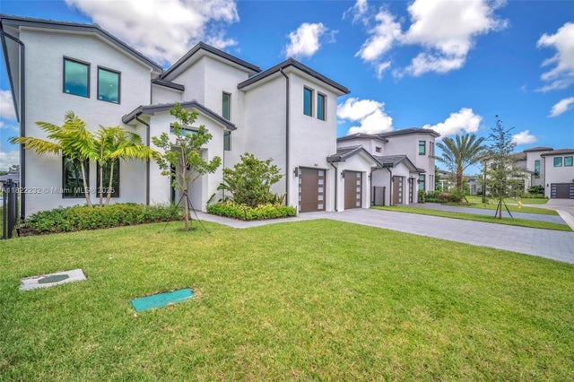 2 of 68 - 3511 Ashwood Cir S, Hollywood, FL