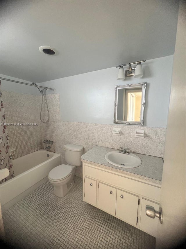 4 of 7 - 1475 Ne 125th Ter 511b, North Miami, FL