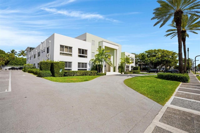 4 of 23 - 9920 Collins Ave 2, Bal Harbour, FL