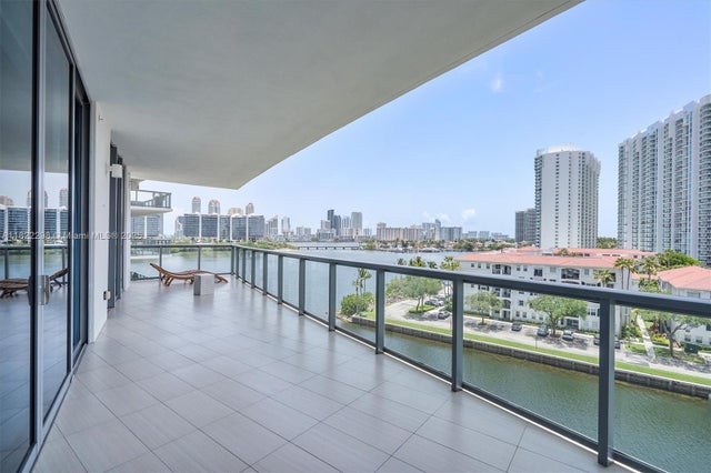2 of 18 - 3250 Ne 188th St 608, Aventura, FL