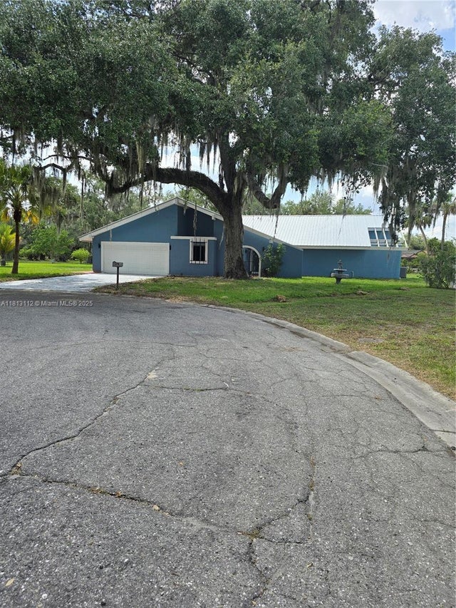 2 of 33 - 4508 Fire Court, La Belle, FL