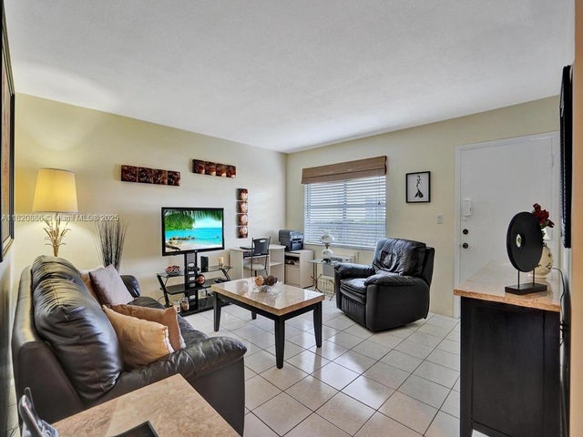 4 of 34 - 16901 Ne 13th Ave 110, Miami, FL