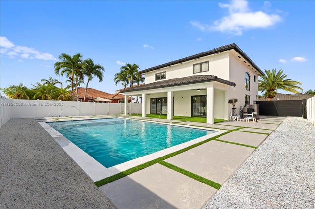 4 of 33 - 3002 Sw 151st Ct, Miami, FL