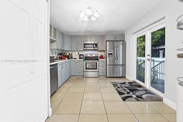 4 of 42 - 3430 Nw 16th St, Miami, FL