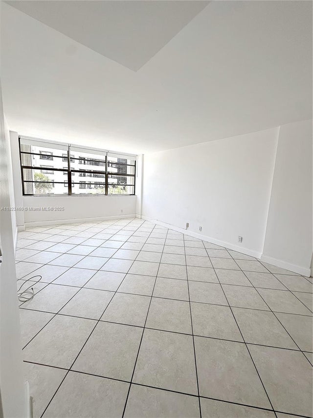 4 of 12 - N/A, Key Biscayne, FL