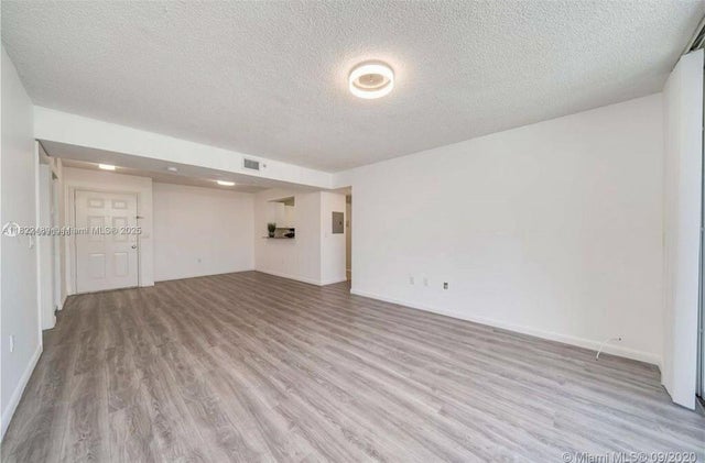 3 of 10 - 2711 Ocean Club Blvd 207, Hollywood, FL