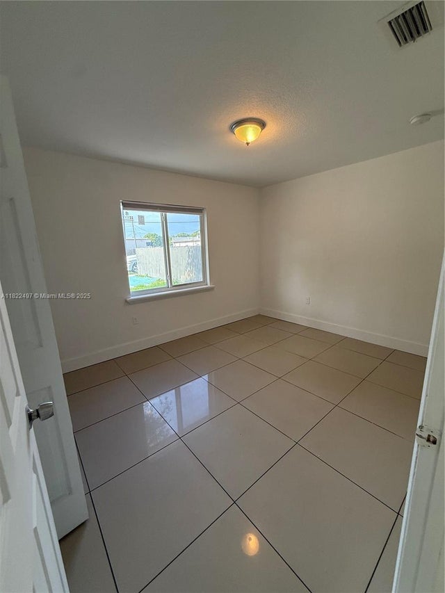 3 of 22 - 1720 Nw 44th St, Miami, FL