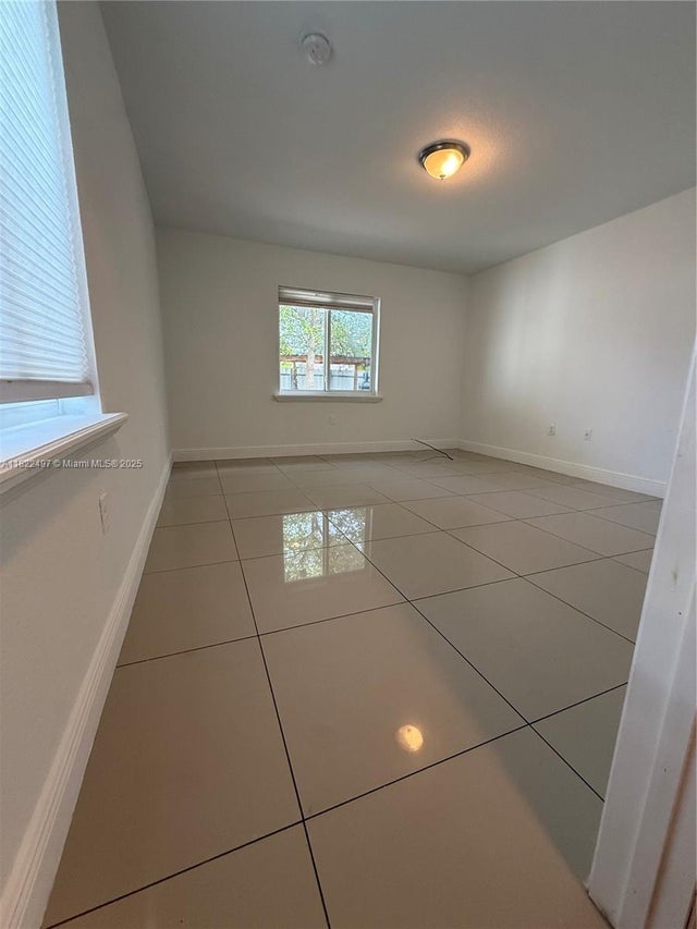 5 of 22 - 1720 Nw 44th St, Miami, FL