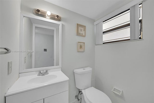 4 of 11 - 650 Ne 149th St 406a, Miami, FL