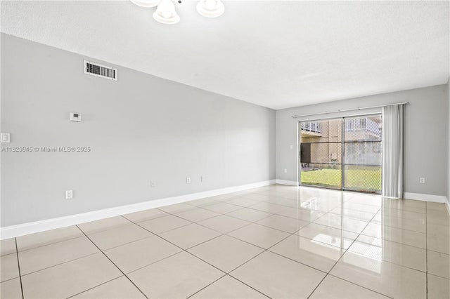 4 of 22 - 301 Nw 177th St 104, Miami Gardens, FL
