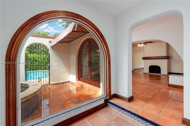 2 of 40 - 4516 Sw 64th Ct, Miami, FL