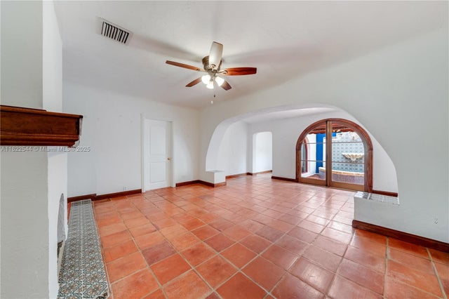 4 of 40 - 4516 Sw 64th Ct, Miami, FL