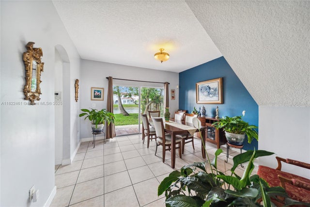3 of 30 - 11018 Nw 47th Ter, Doral, FL