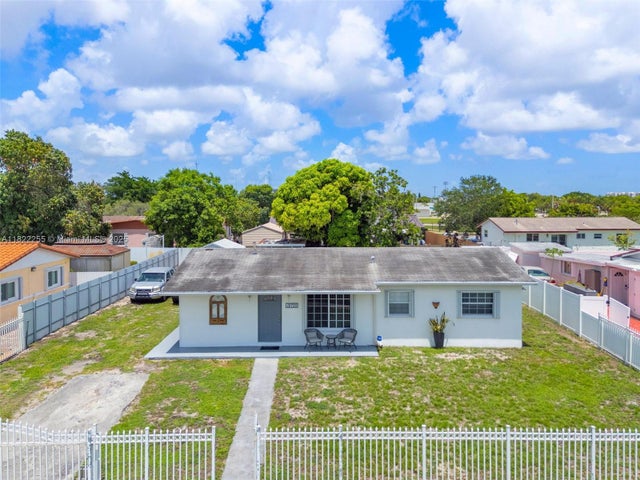 3 of 28 - 19725 Nw 32nd Ct, Miami Gardens, FL