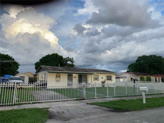 4 of 28 - 19725 Nw 32nd Ct, Miami Gardens, FL